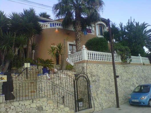 IMG00215-20110627-2037